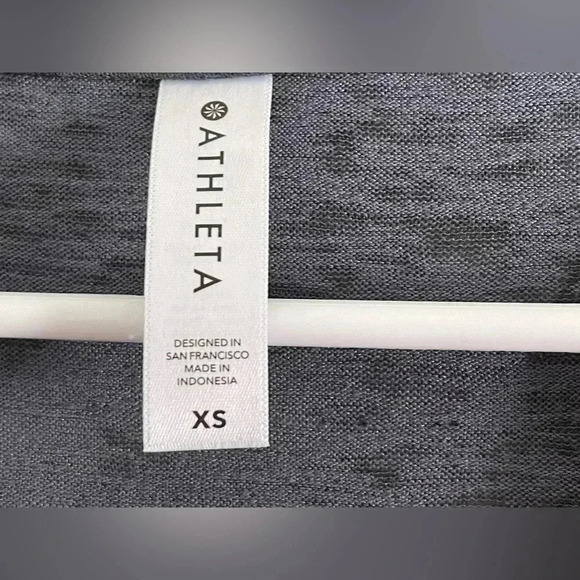 ⚡️Athleta breezy camo scoop neckline tee shirt - Picture 8 of 8